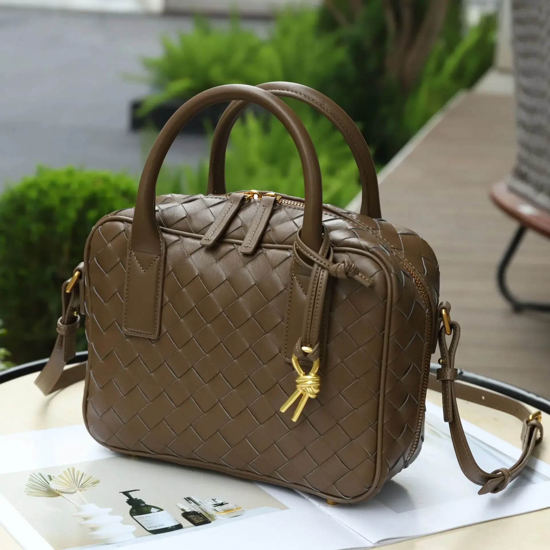 Sac Doctor Elena Tissé avec Accent Doré – Sac à Main Structuré de Luxe
