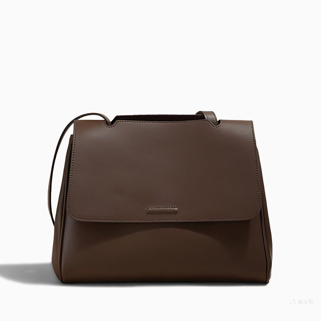 Minimalist Leather Crossbody Bag – Elegant Everyday Shoulder Bag
