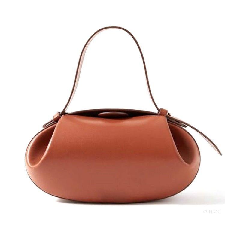Sculpted Brown Leather Shoulder Bag – Modern Minimalist Handbag