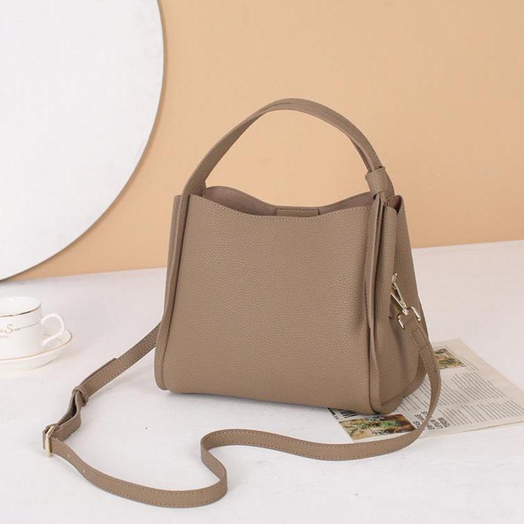 Sac à Main Alys en Cuir Minimaliste – Sac Tote Moderne avec Poignée Supérieure pour Femme